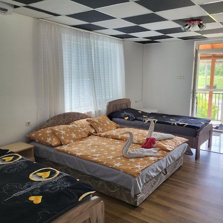 Apartmán Napsugar Vendeghaz Tiszaújváros Exteriér fotografie
