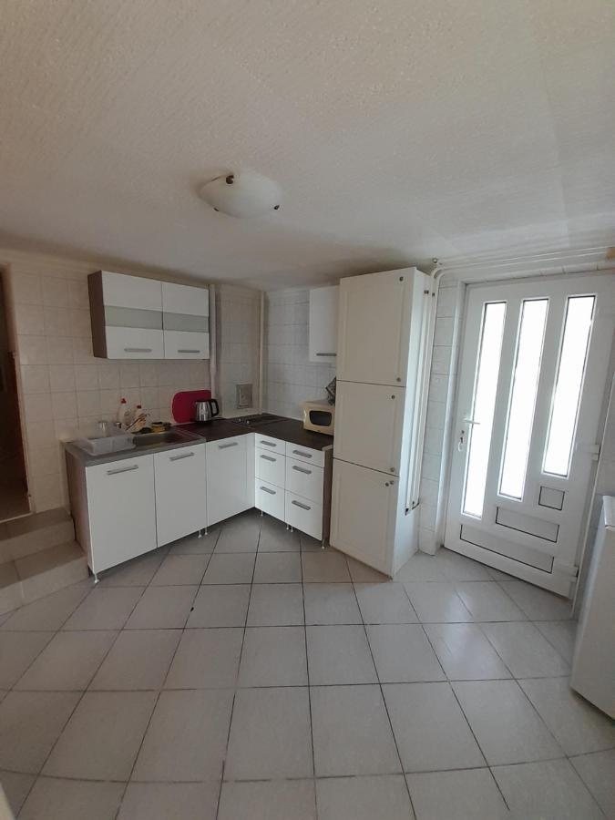 Apartmán Napsugar Vendeghaz Tiszaújváros Exteriér fotografie
